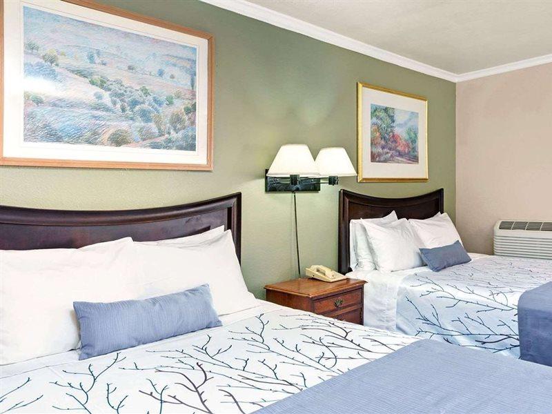 Days Inn By Wyndham San Jose Convention Center Eksteriør billede