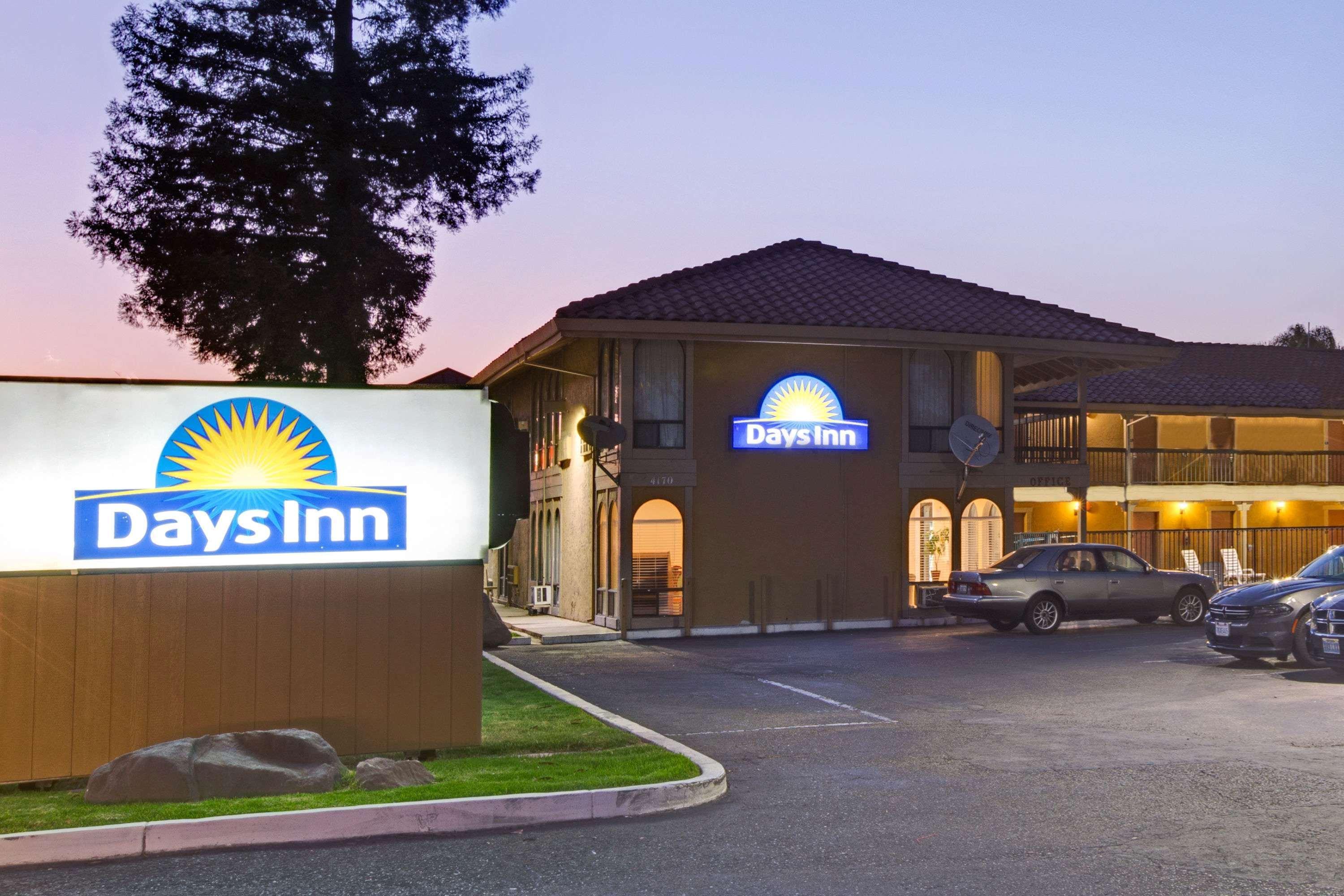 Days Inn By Wyndham San Jose Convention Center Eksteriør billede