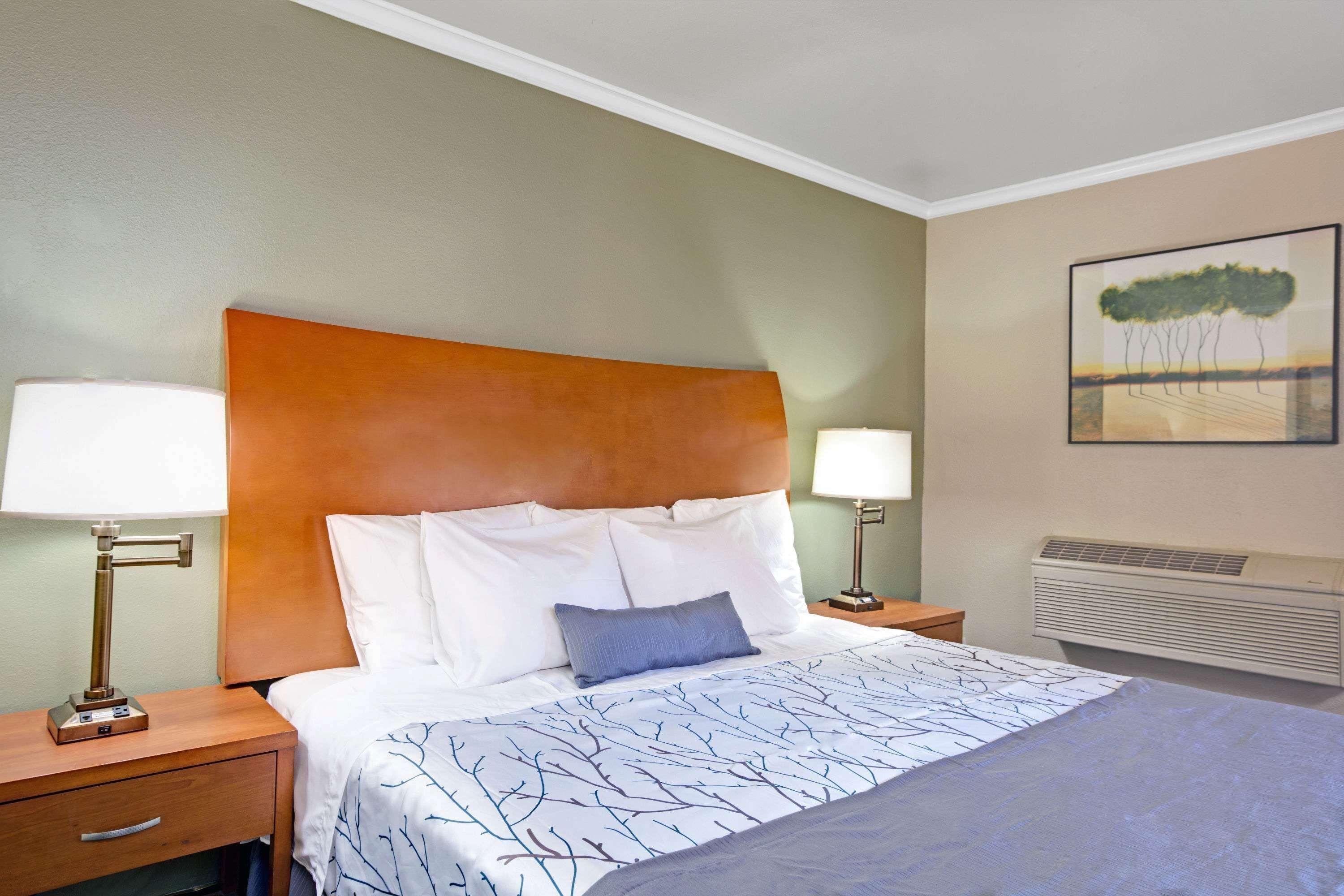 Days Inn By Wyndham San Jose Convention Center Eksteriør billede